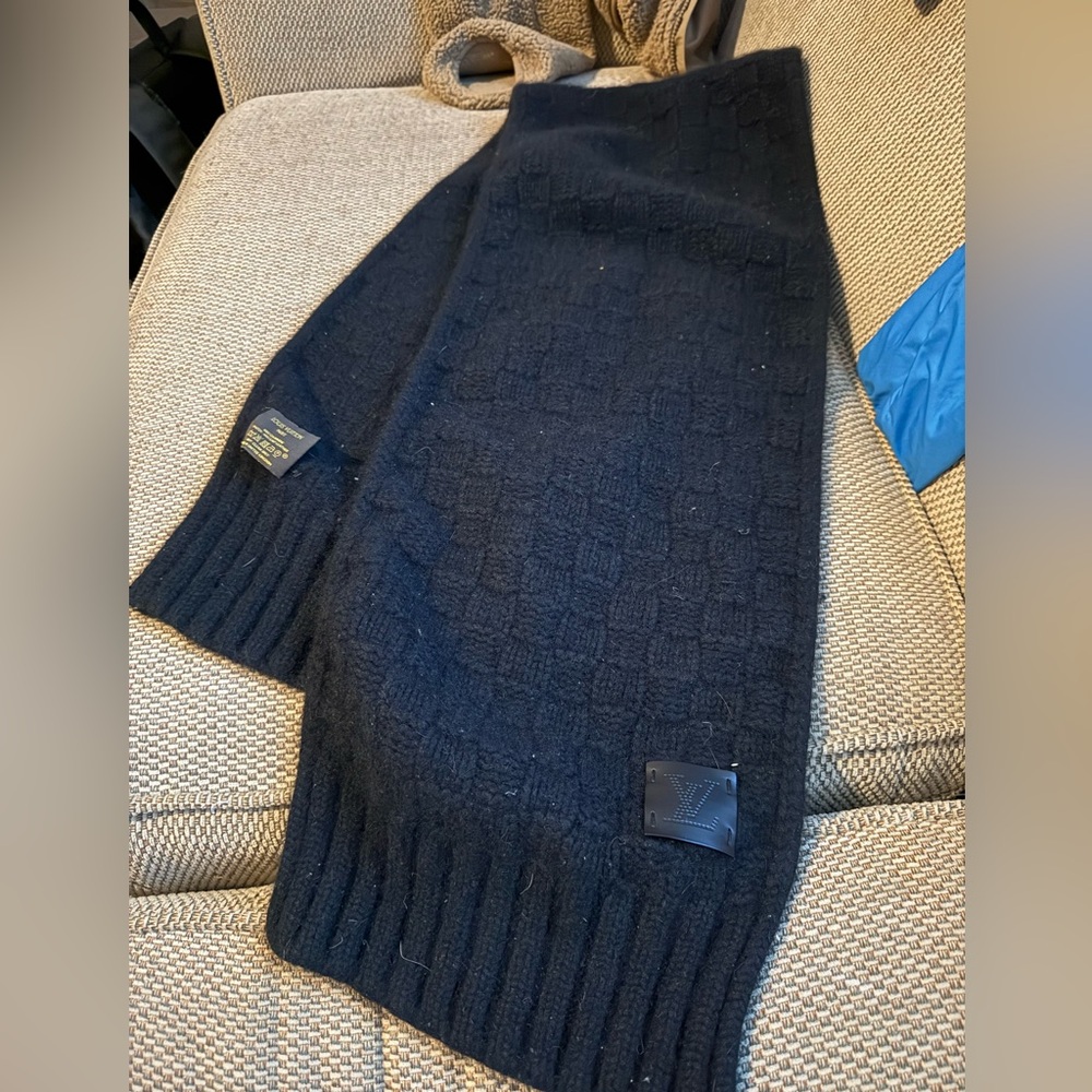 Louis Vuitton black scarf
